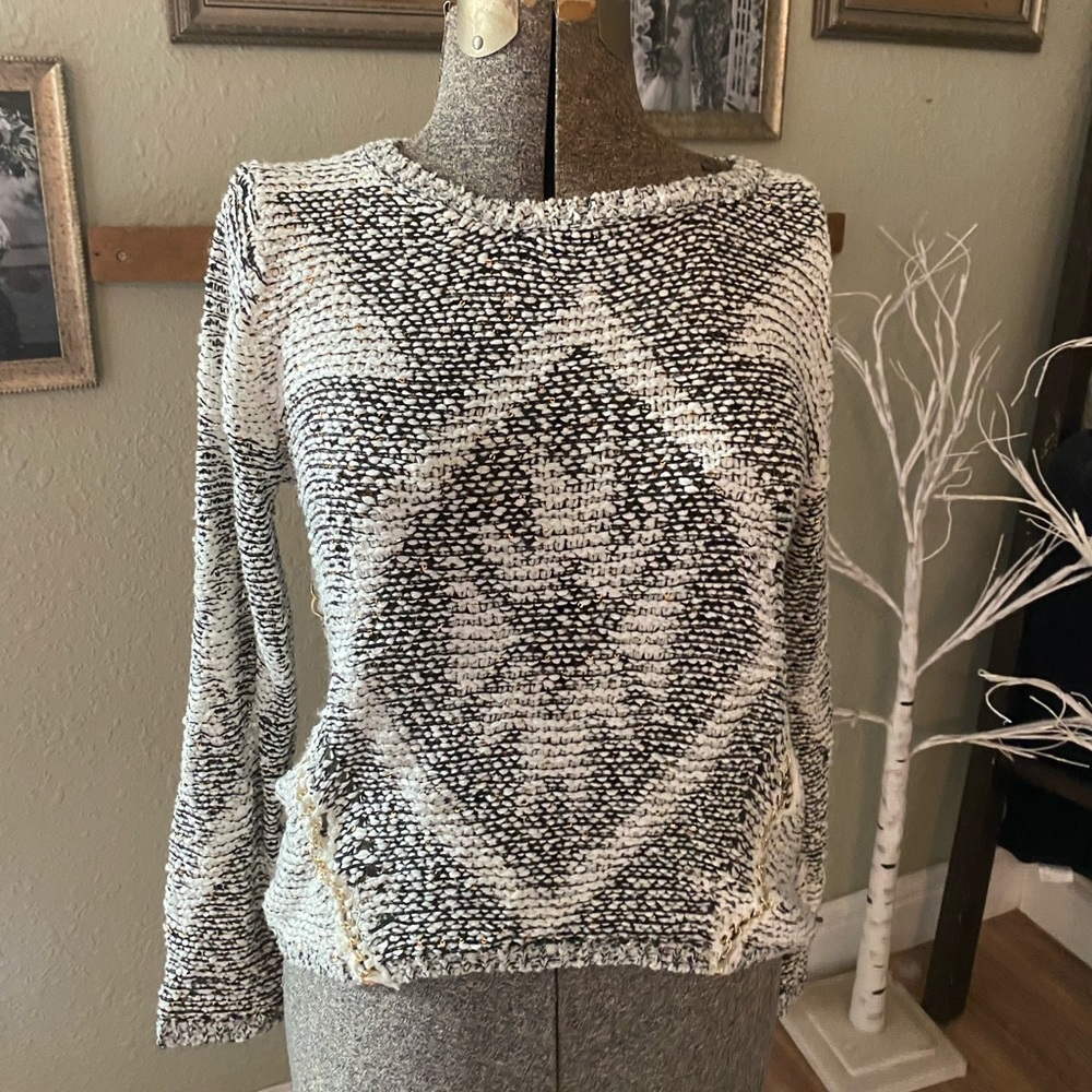 Women’s hit list sweater